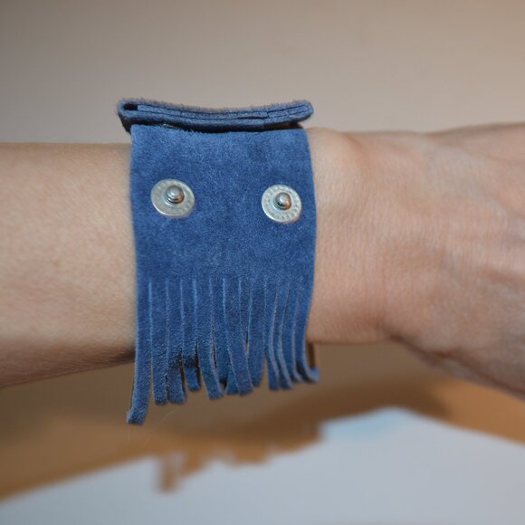 Bracelet Handmade Blue Leather Suede Strips Steel Tubes Decors 4 Snaps-Fasteners - Picture 3 of 5